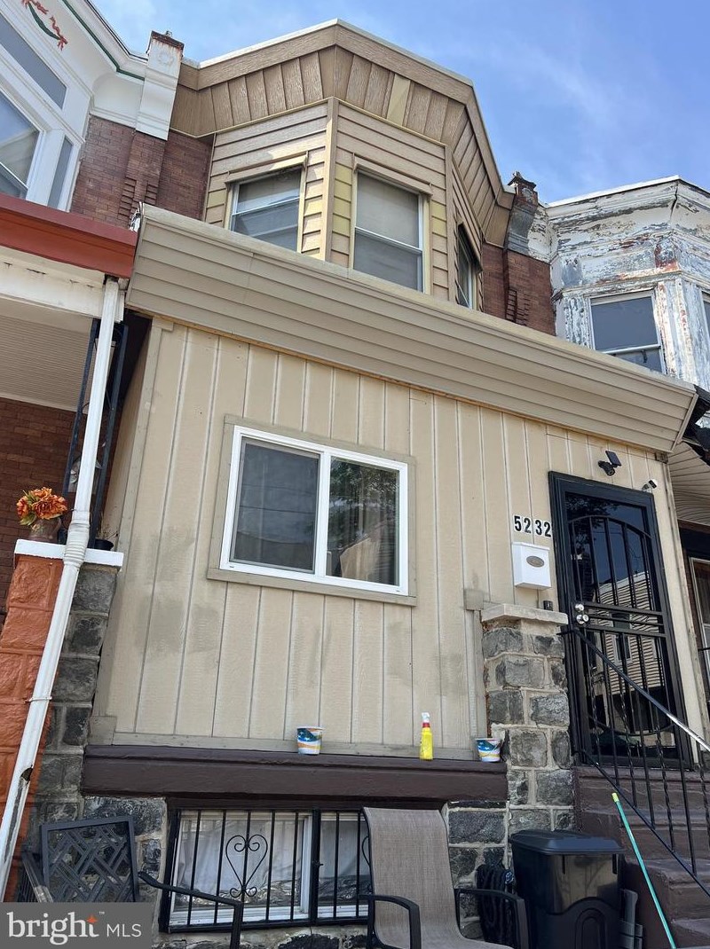 5232 Heston St, Philadelphia, PA 19131-3616