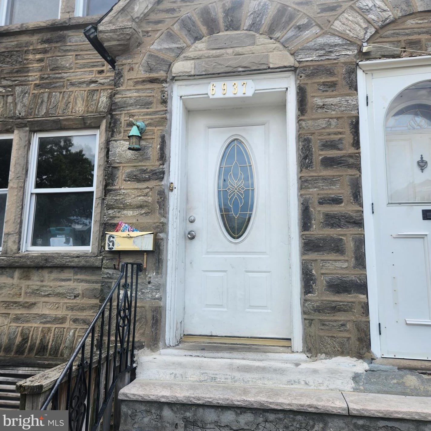 6937 Large St, Philadelphia, PA 19149