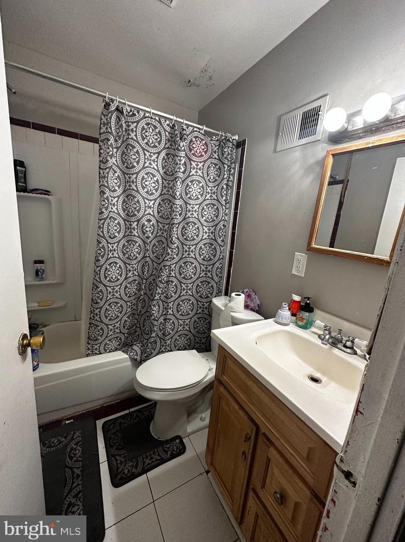 2078 Monmouth St, Philadelphia, PA 19134-3627