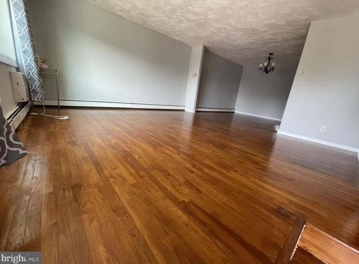 10035 S Canterbury Rd, Philadelphia, PA 19114