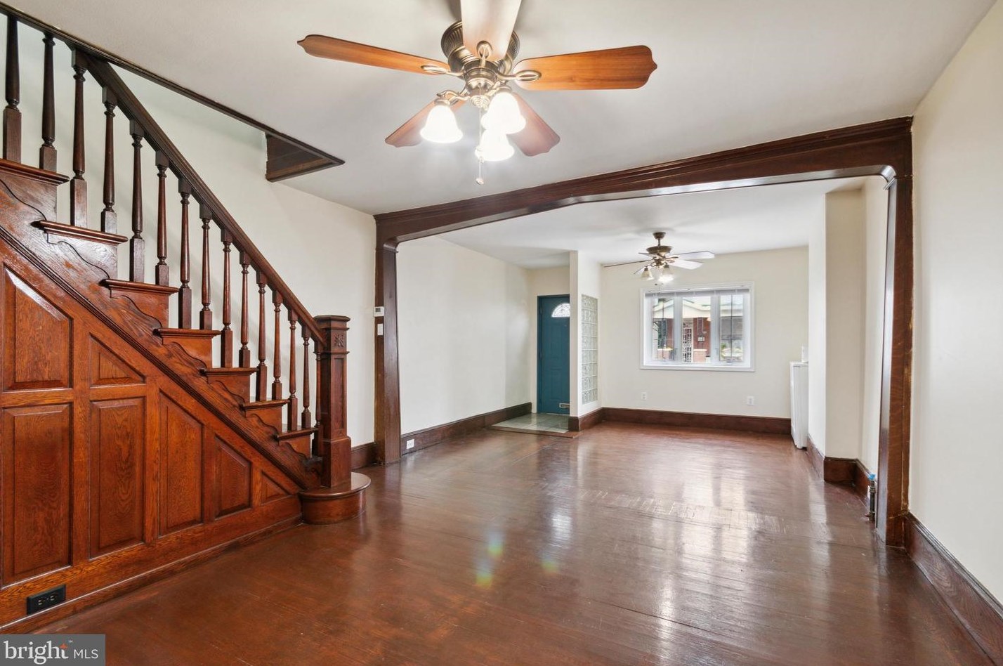 2205 Hagert St, Philadelphia, PA 19125-2105