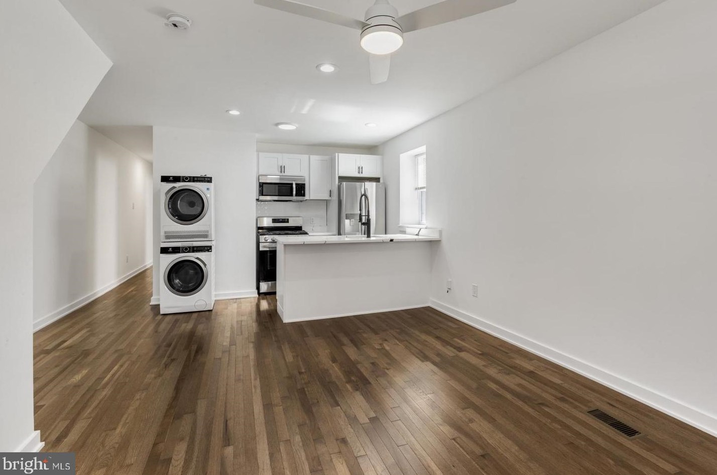 1445 S 5th #1, Philadelphia, PA 19148