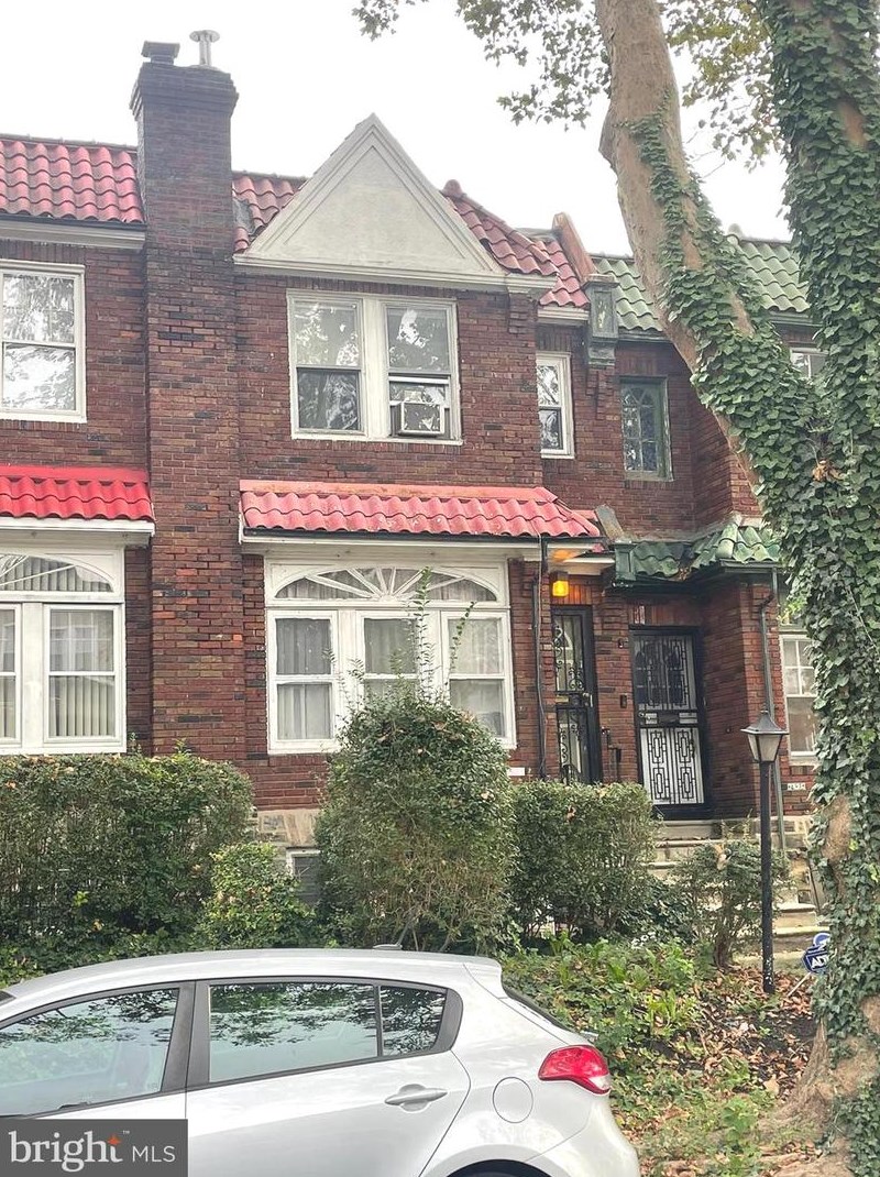 7427 Fayette St, Philadelphia, PA 19138-1319