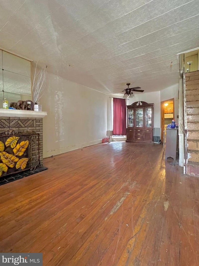1461 Felton St, Philadelphia, PA 19151-3806