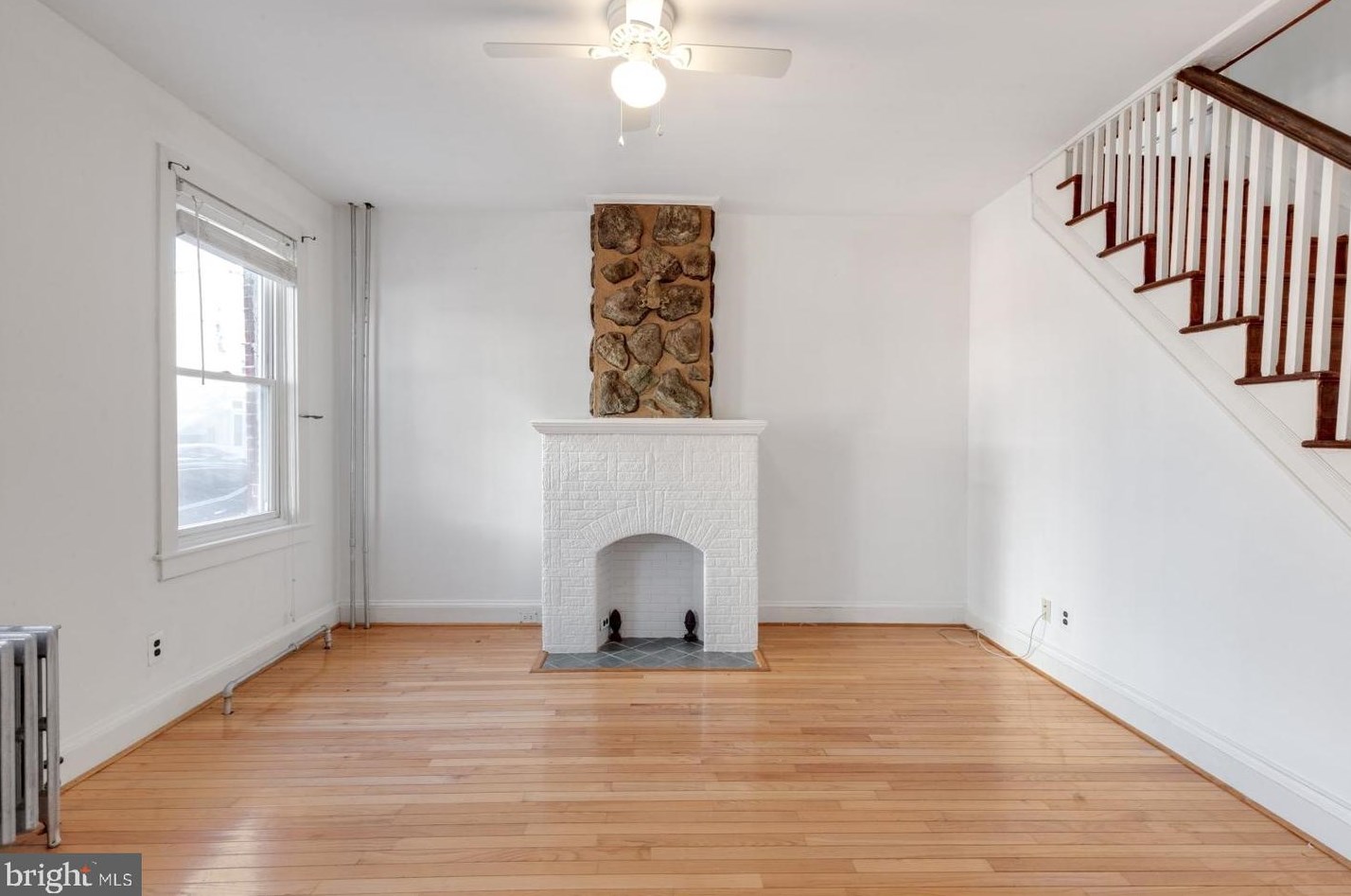2541 Coral St, Philadelphia, PA 19125