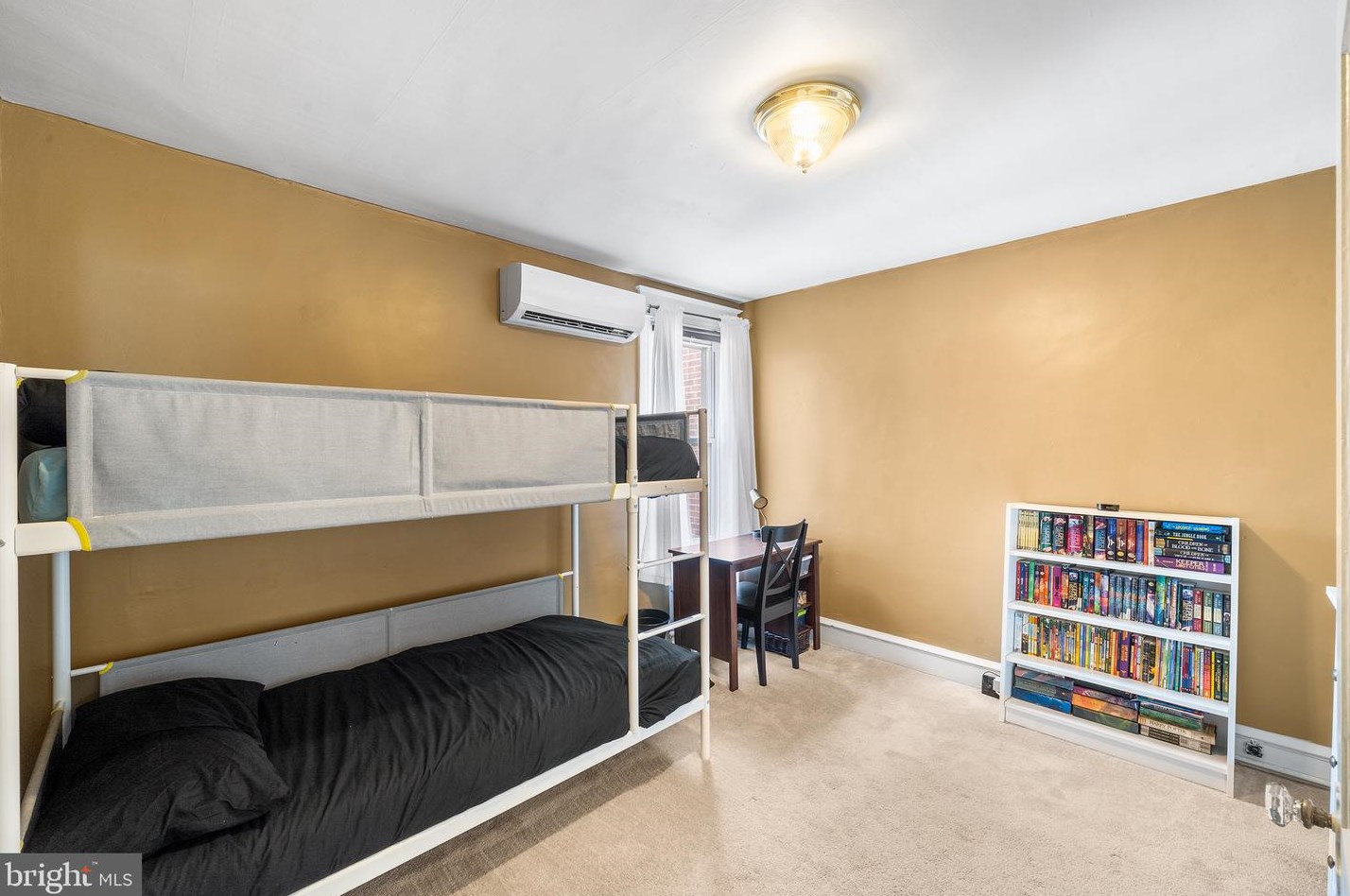 654 Wendover St, Philadelphia PA 19128-1719 exterior