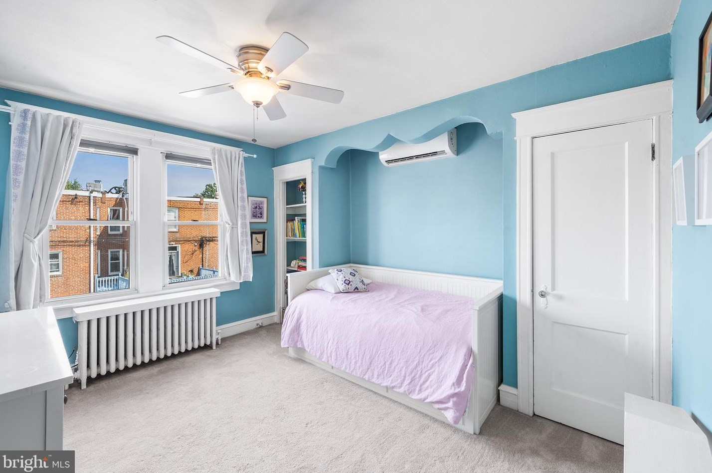 654 Wendover St, Philadelphia PA 19128-1719 exterior