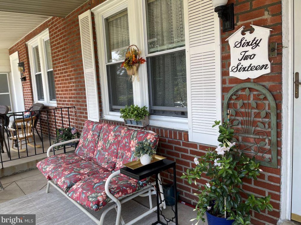 6216 Argyle St, Philadelphia, PA 19111-5622