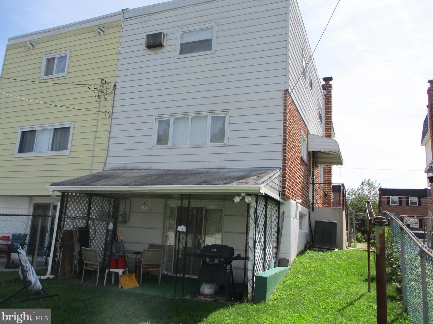 8730 Hargrave St, Philadelphia PA 19152-2134 exterior