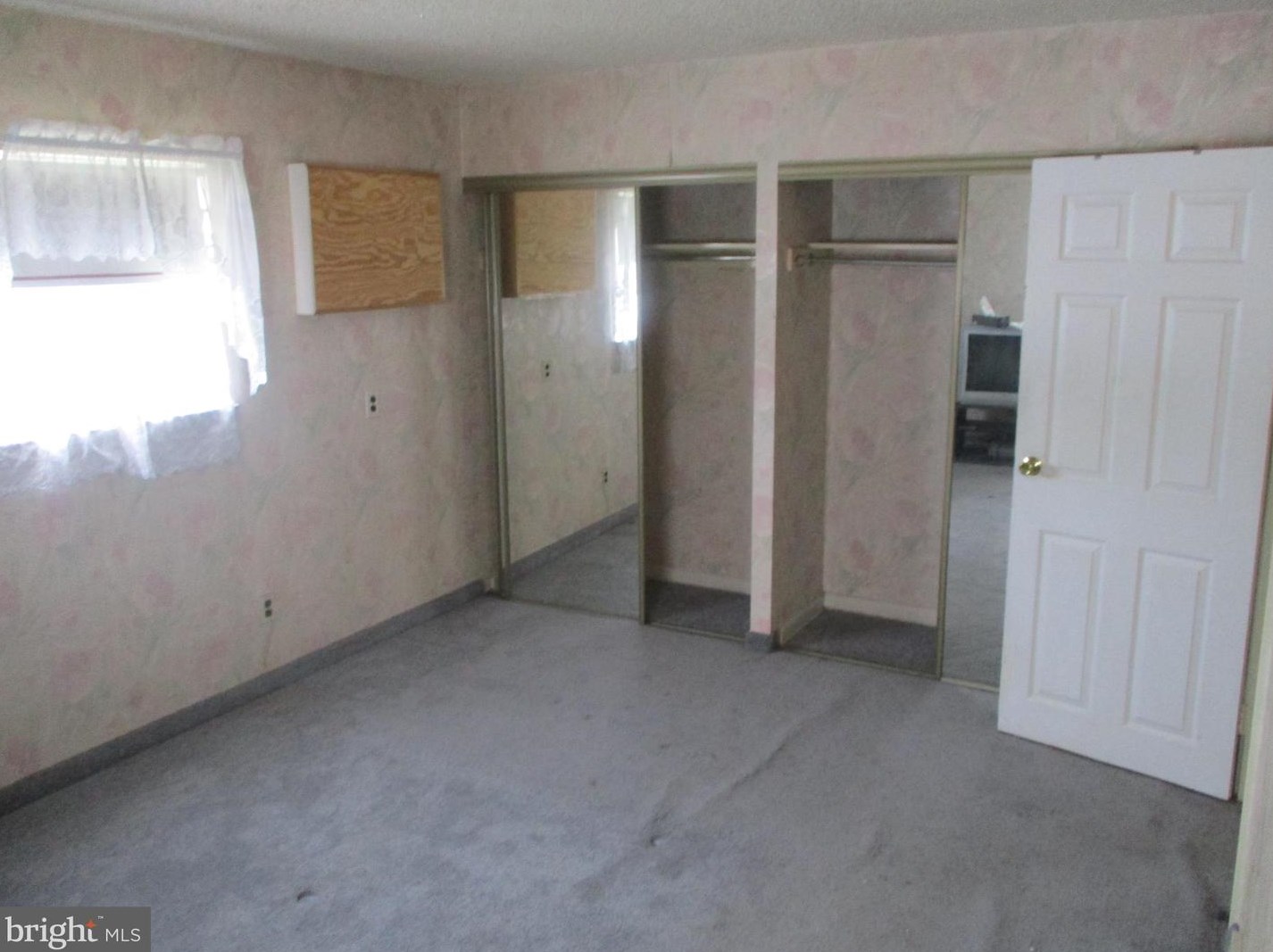 8730 Hargrave St, Philadelphia PA 19152-2134 exterior