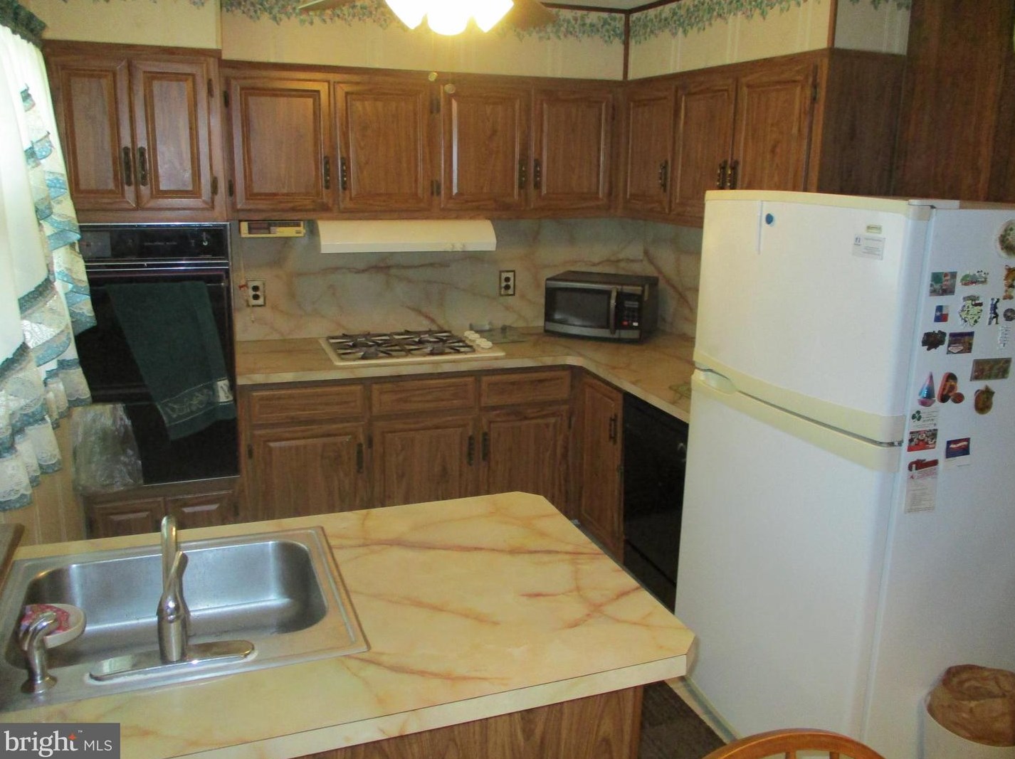 8730 Hargrave St, Philadelphia PA 19152-2134 exterior