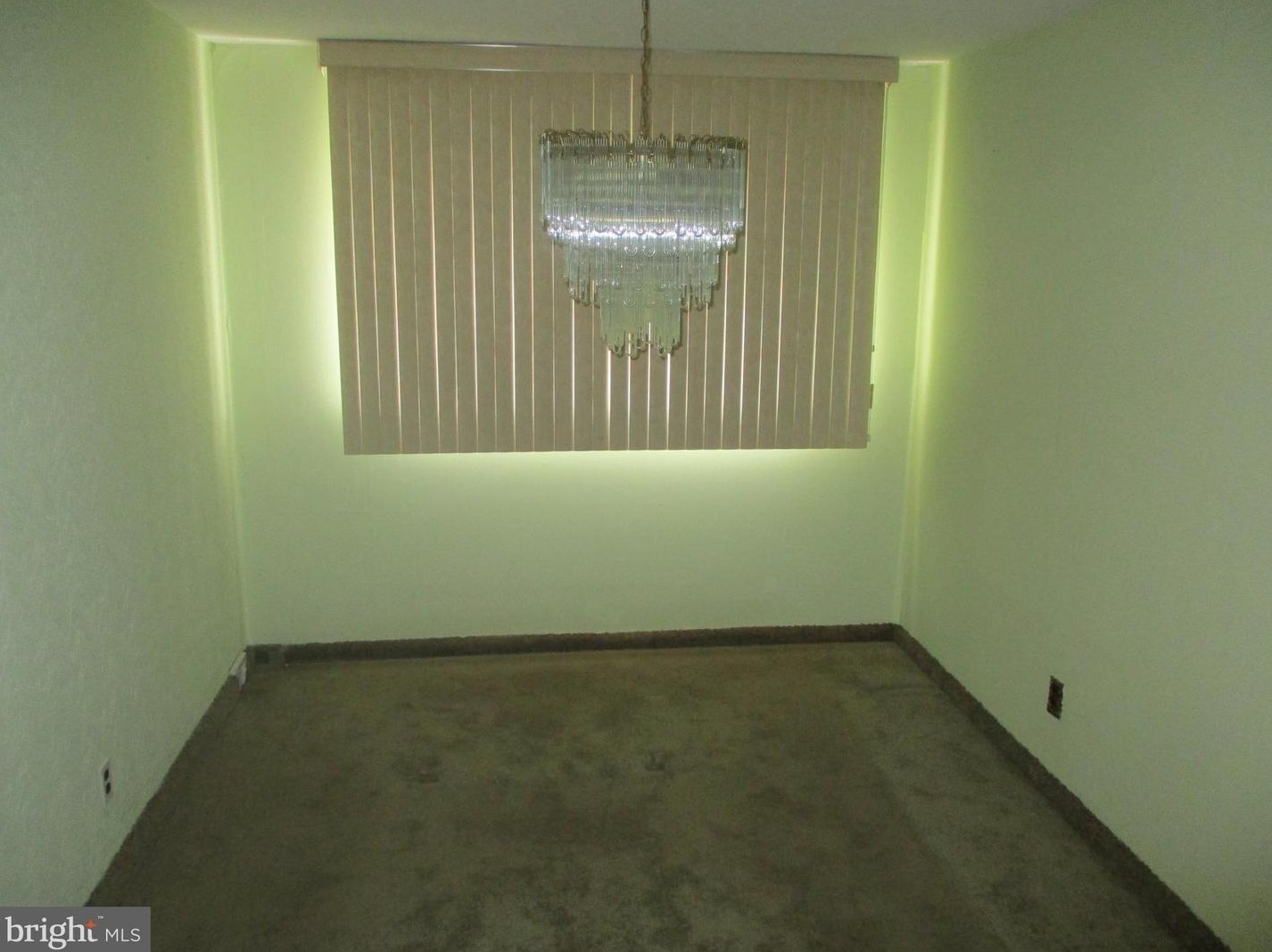 8730 Hargrave St, Philadelphia PA 19152-2134 exterior