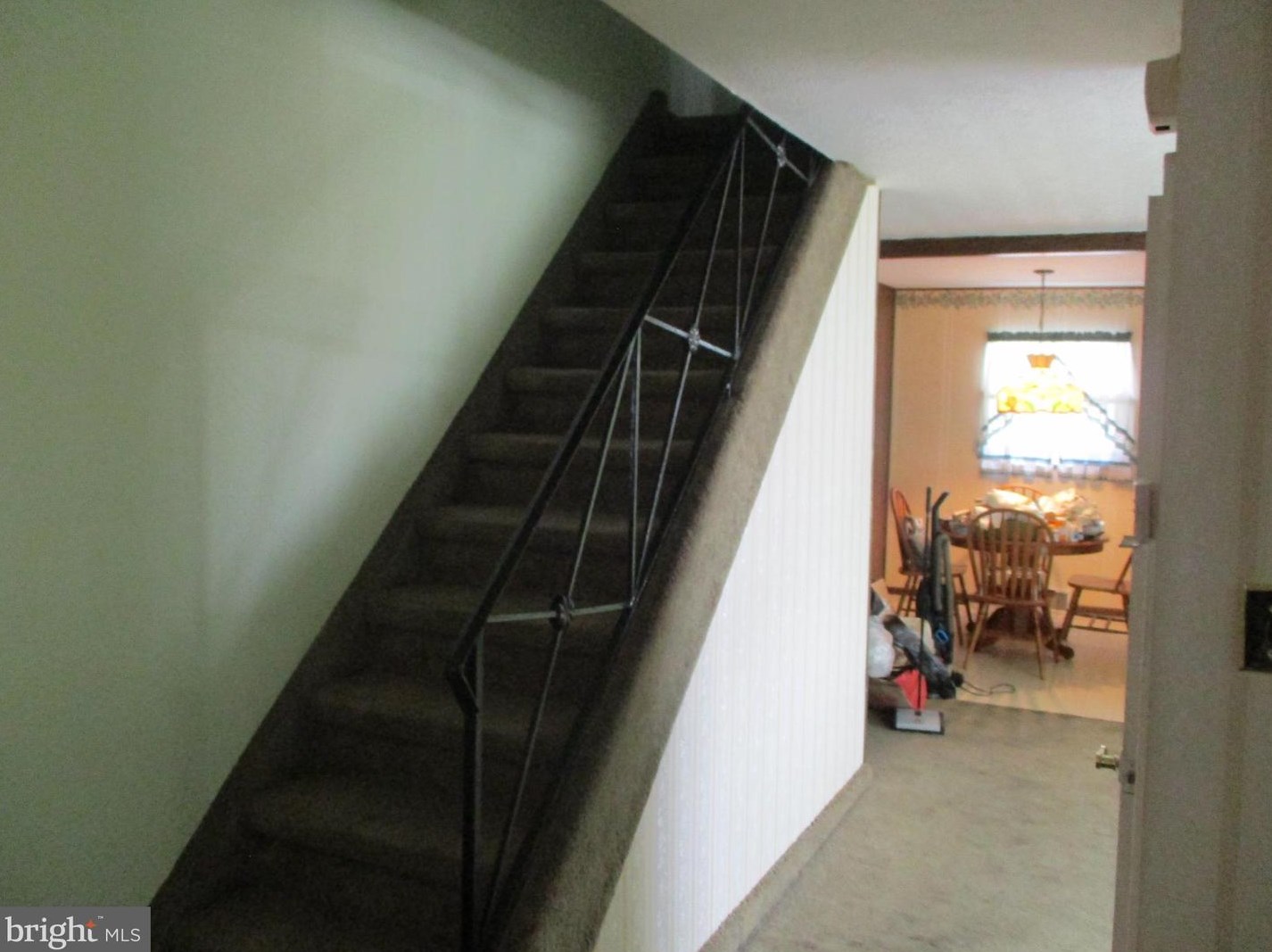 8730 Hargrave St, Philadelphia PA 19152-2134 exterior