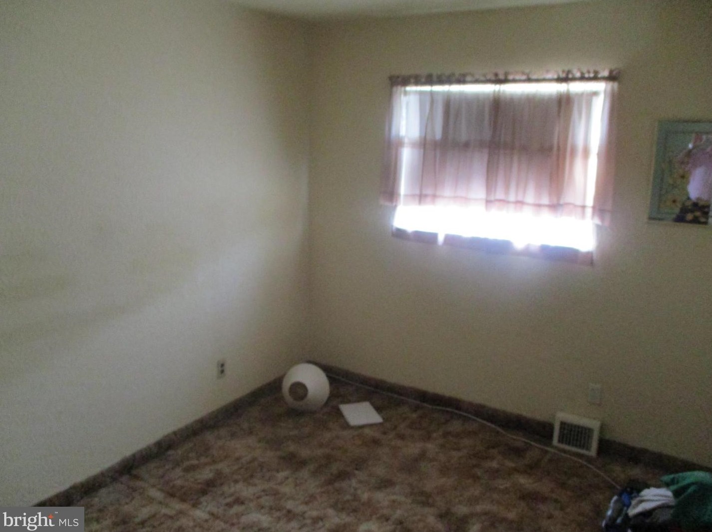 8730 Hargrave St, Philadelphia PA 19152-2134 exterior