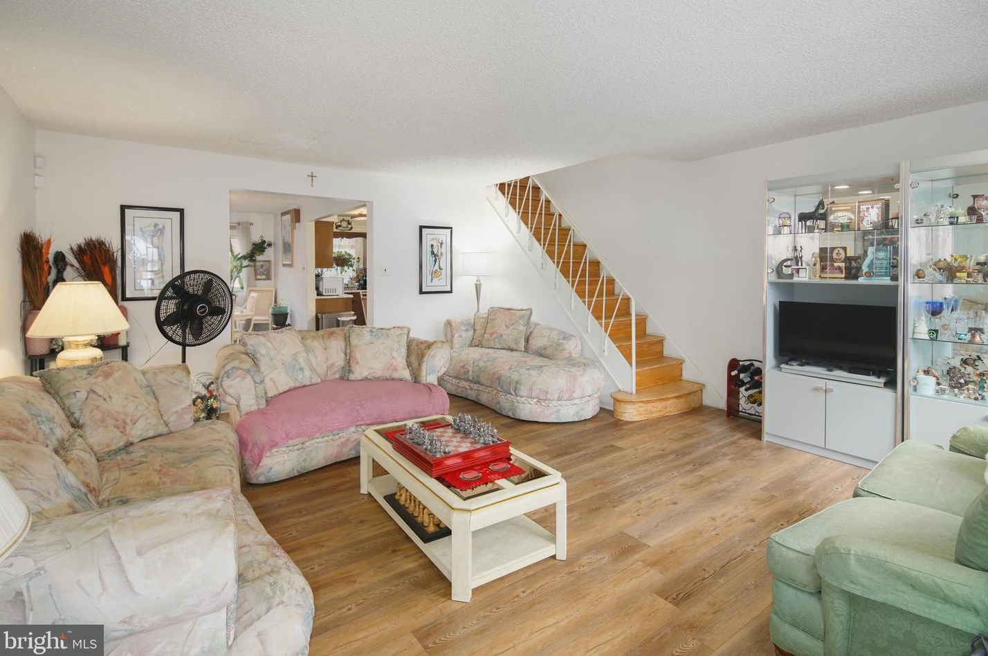 7463 Brockton Rd, Philadelphia, PA 19151-2911