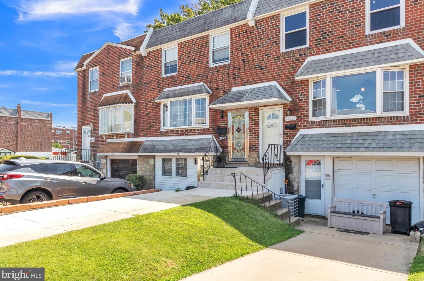 12095 Legion St, Philadelphia, PA 19154-2605