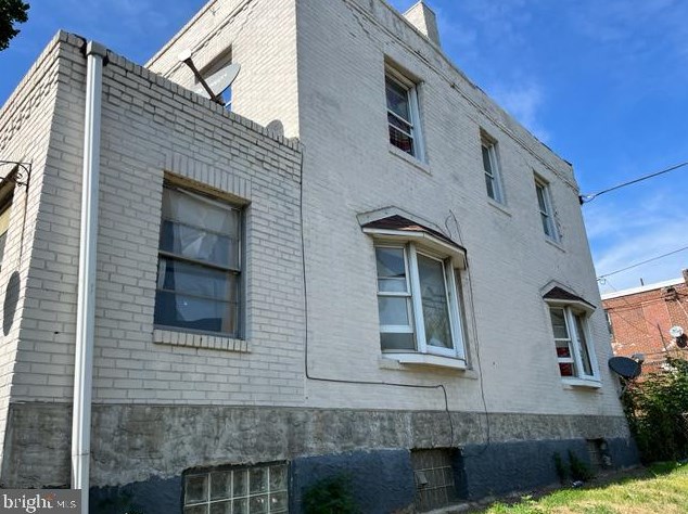 2561 Dewey St, Philadelphia, PA 19142-3517