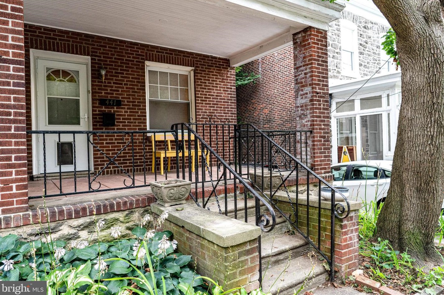 441 Hermitage St, Philadelphia, PA 19128