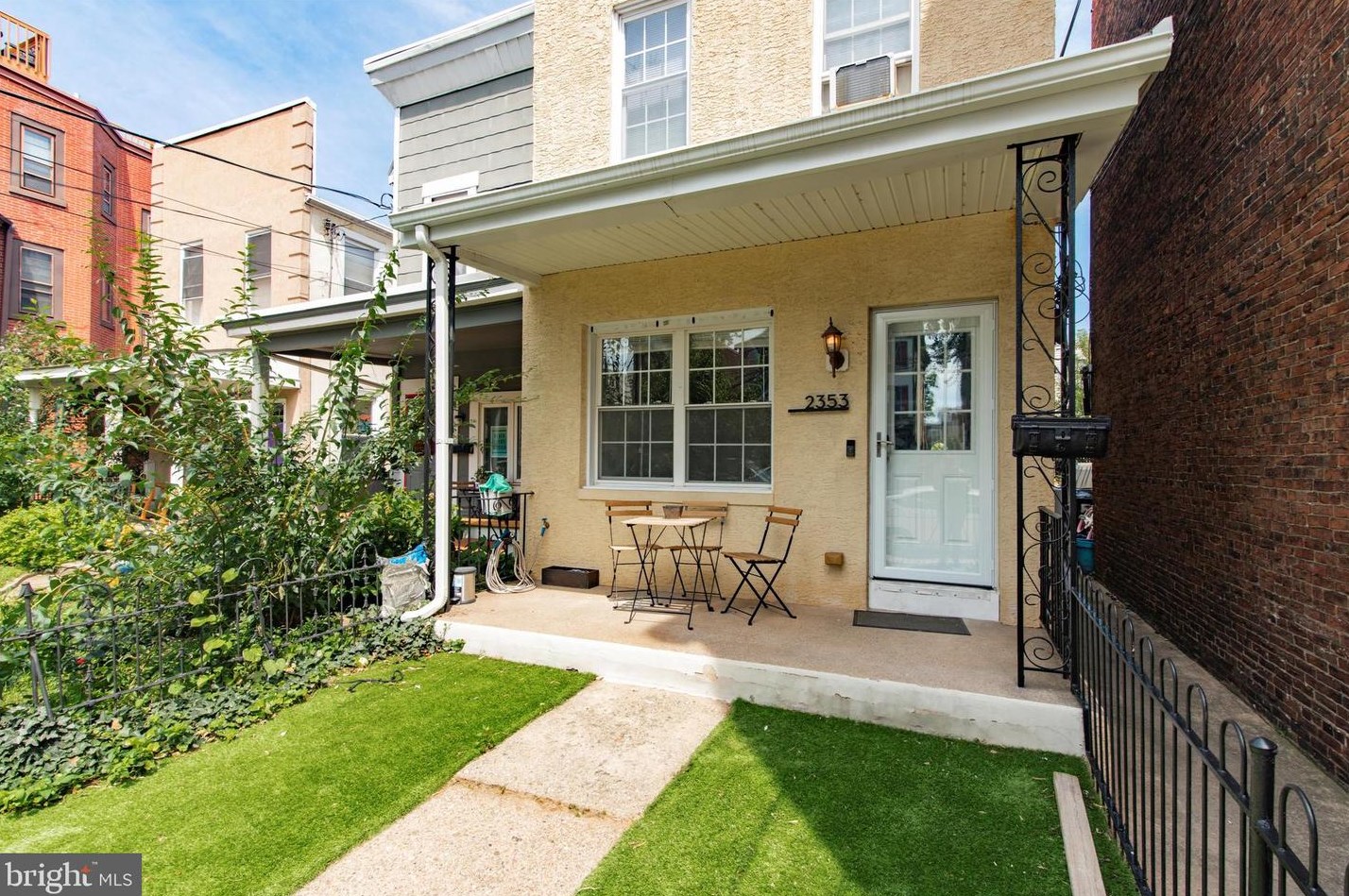 2353 Dauphin St, Philadelphia PA  19132-4705 exterior