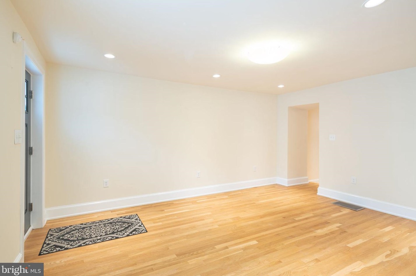 110 Roxborough Ave, Philadelphia, PA 19127