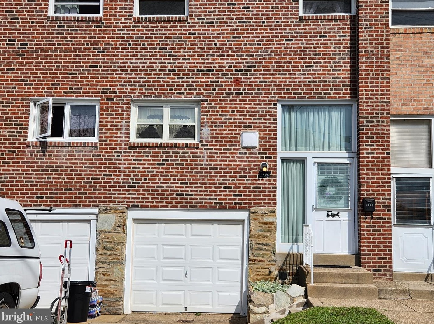 3508 Crown Ave, Philadelphia, PA 19114-1810