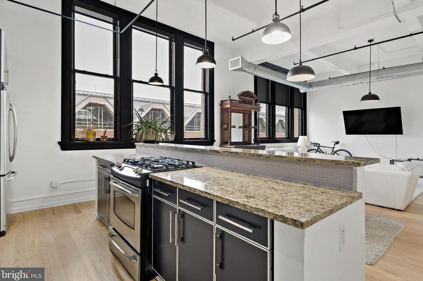 1228 Arch St #5a, Philadelphia, PA 19107