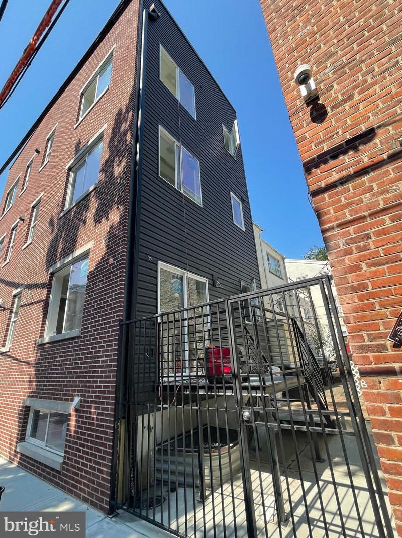 1325 Rodman St #1, Philadelphia, PA 19147