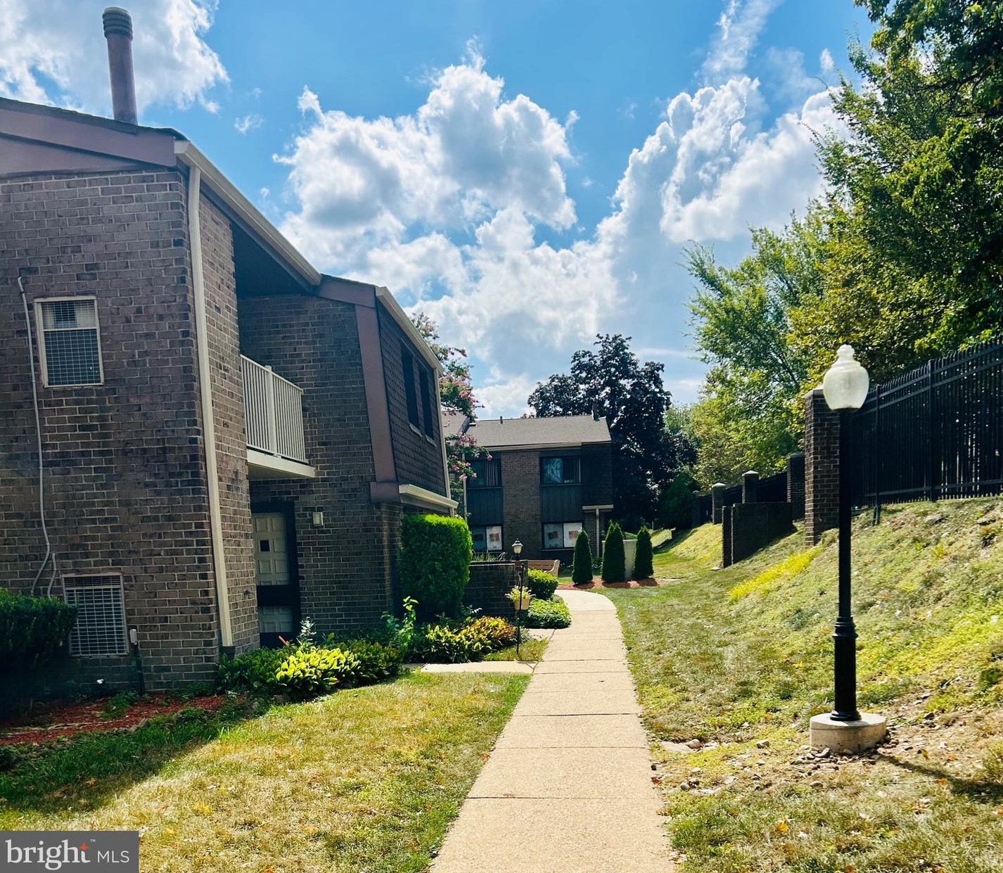 2204 Delaire Landing Rd, Philadelphia, PA 19114-5104