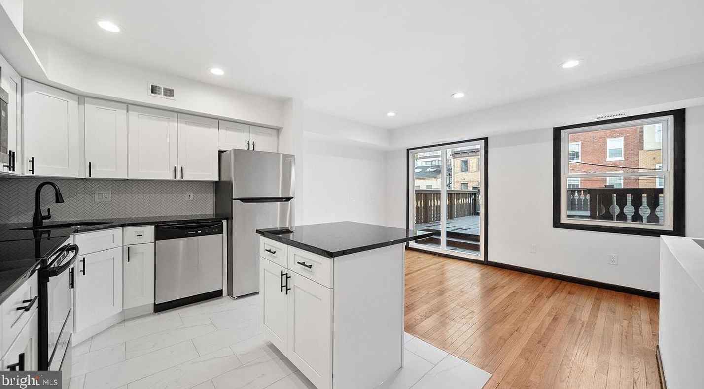 512 S 4th St #2nd Fl, Philadelphia, PA 19147