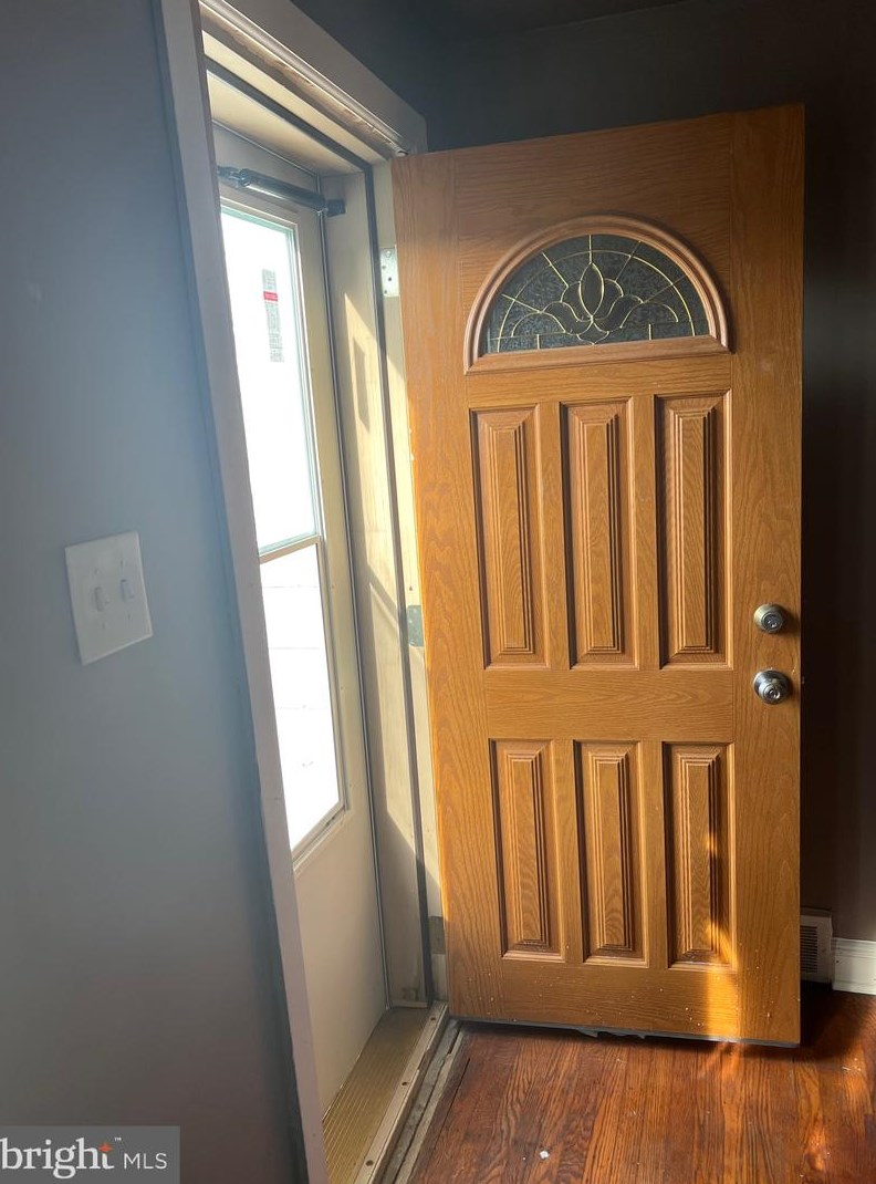 7524 Sherwood Rd, Philadelphia, PA 19151-2114