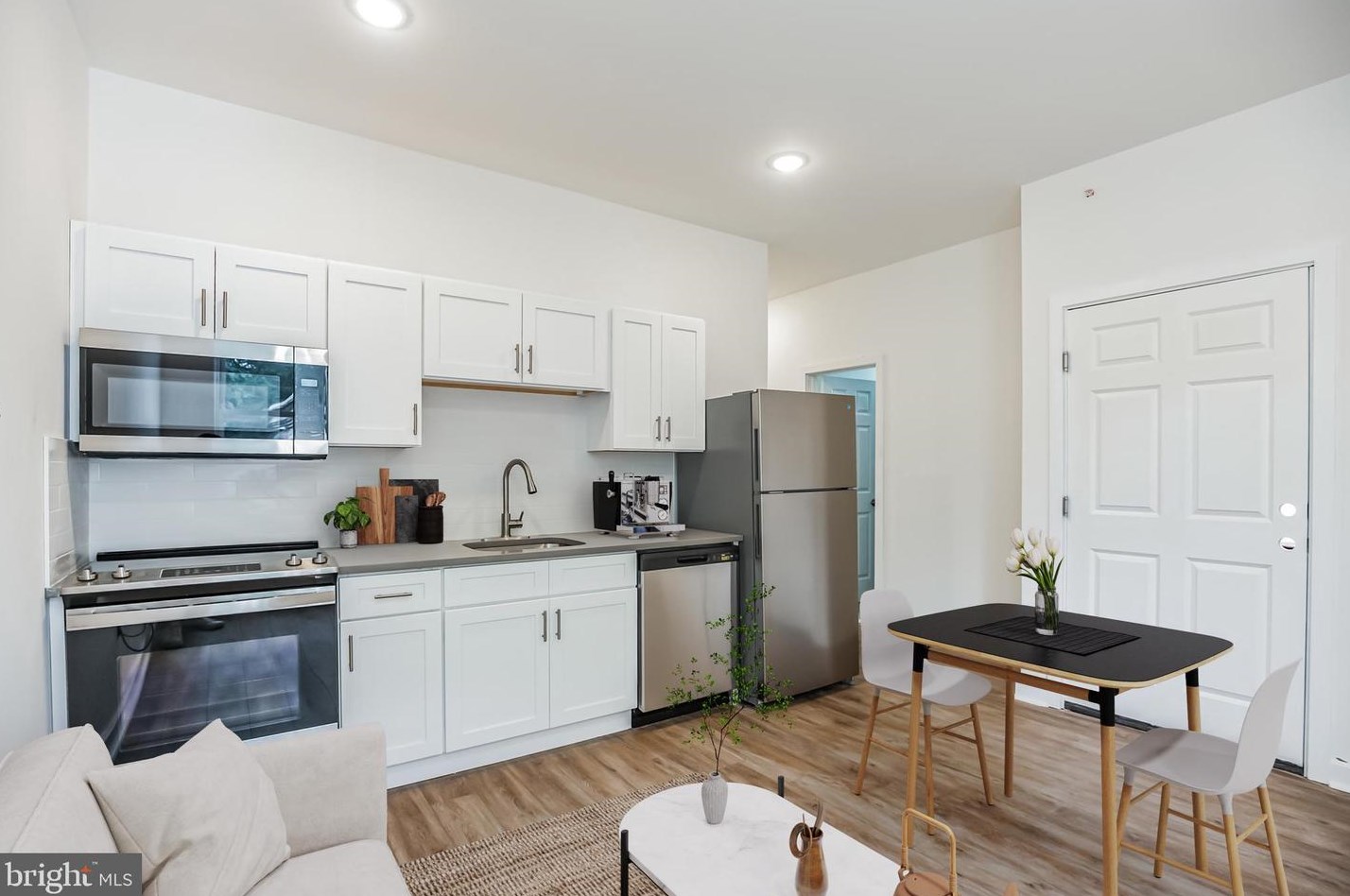 407 S 42nd St #2b, Philadelphia, PA 19104