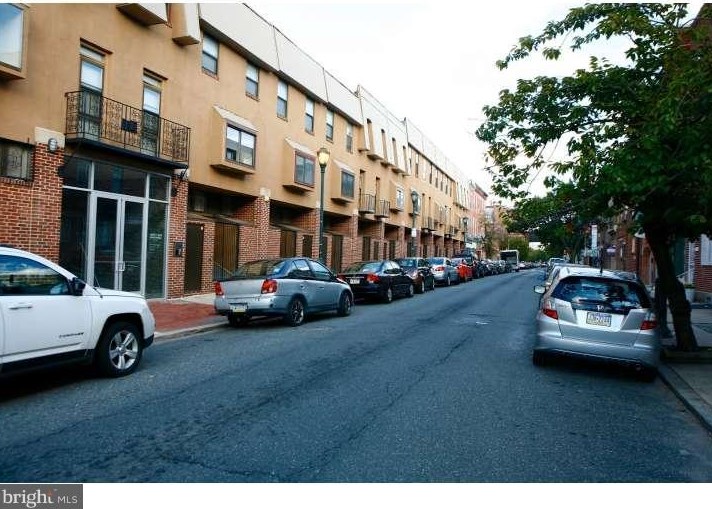 2031 South St Apt 101, Philadelphia, PA 19146