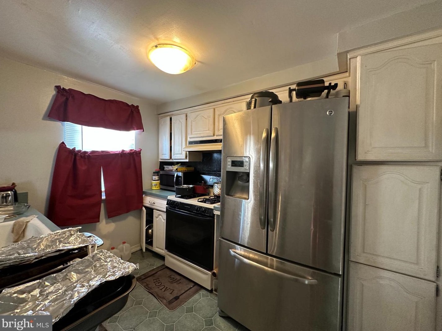 8805 Hargrave St, Philadelphia PA exterior