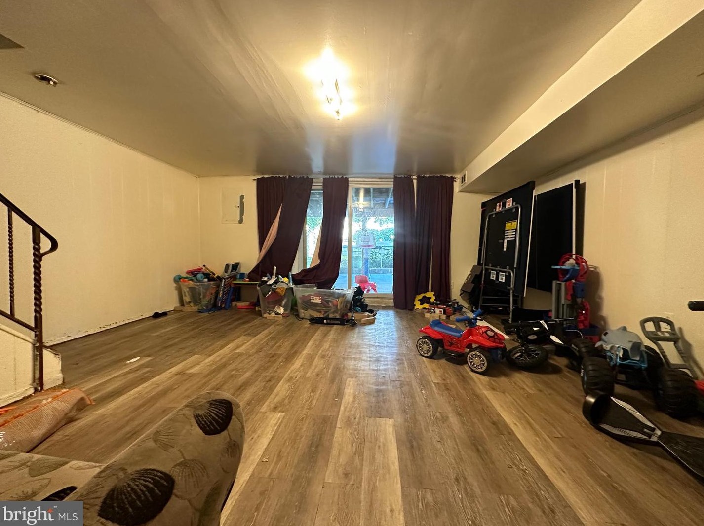 8805 Hargrave St, Philadelphia PA exterior