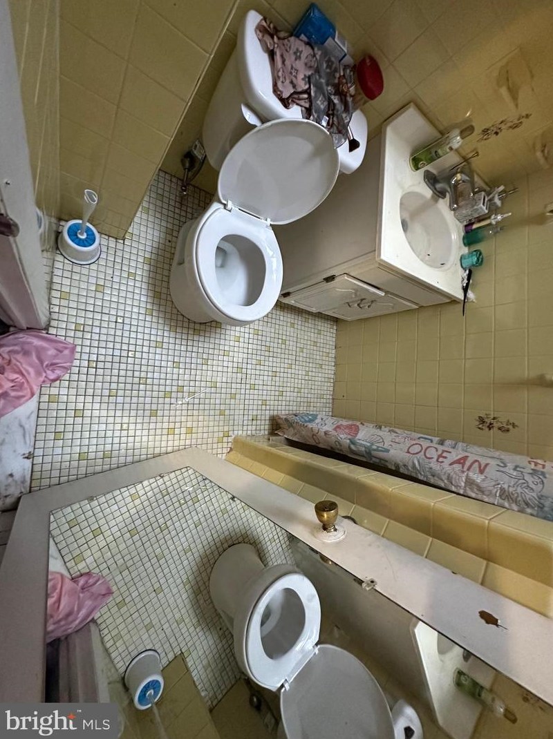 8805 Hargrave St, Philadelphia PA exterior