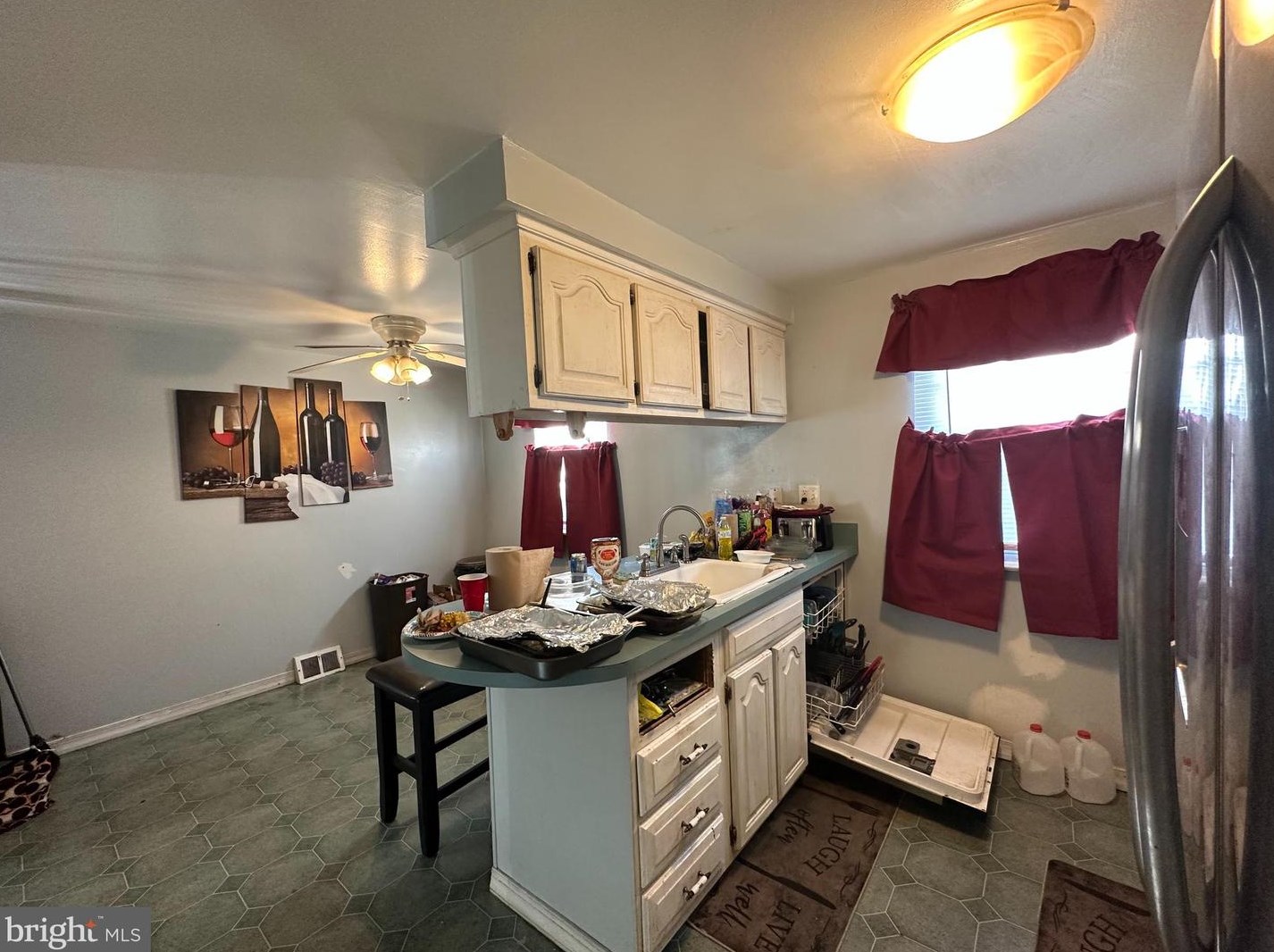 8805 Hargrave St, Philadelphia PA exterior