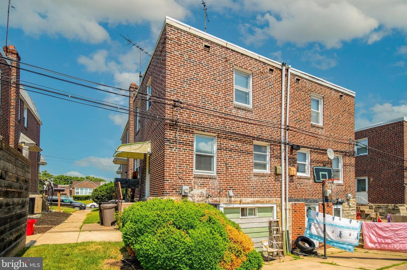 1808 Tustin St, Philadelphia PA  19152-1823 exterior