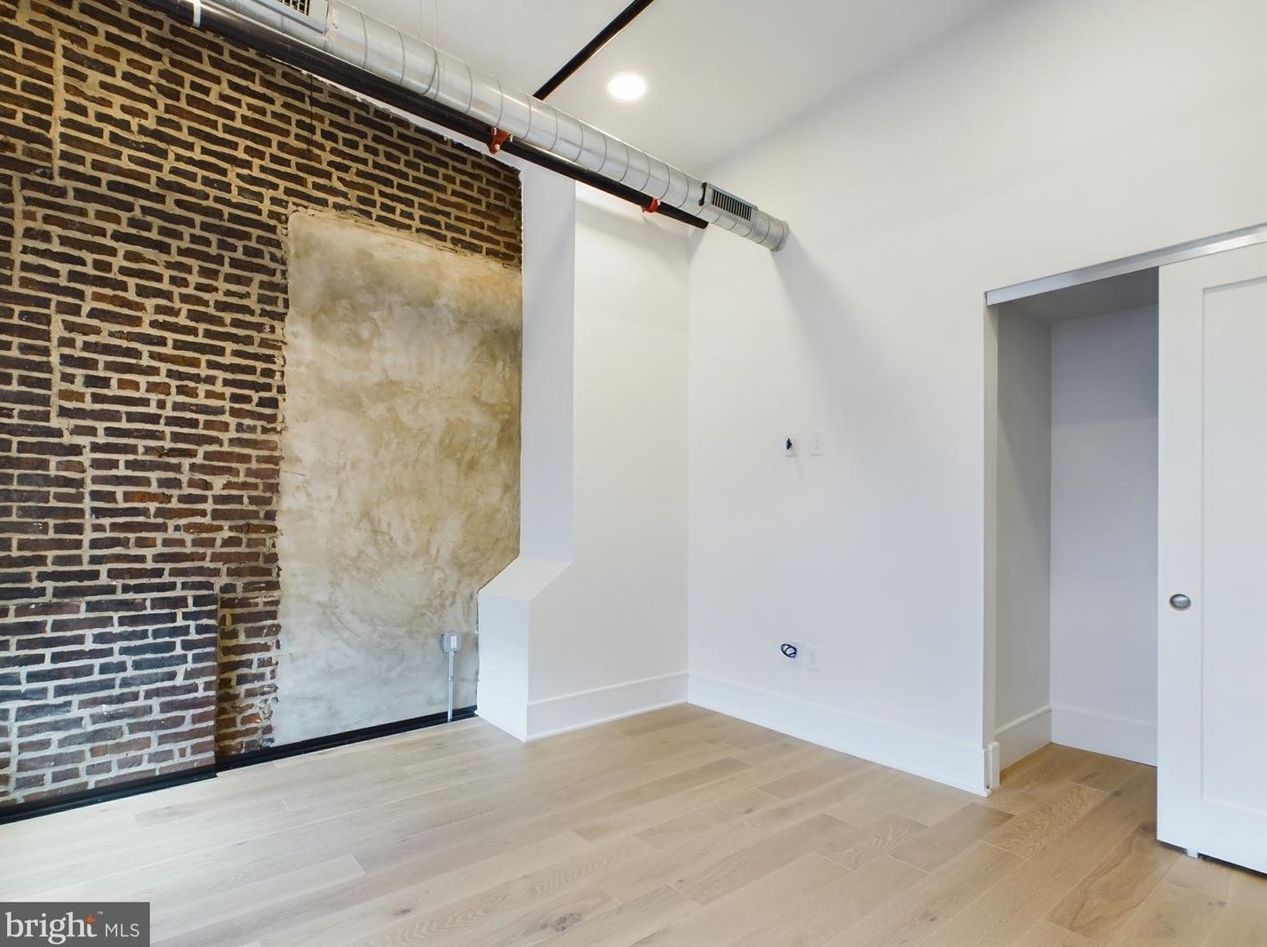 500 South St #302, Philadelphia, PA 19147