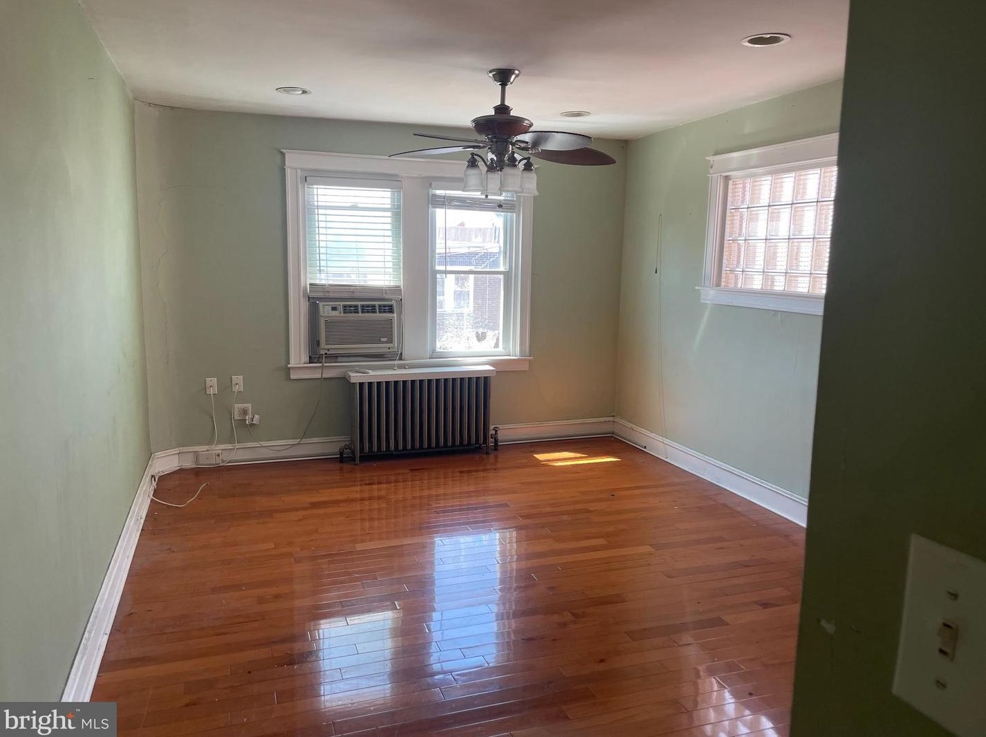 3204 Fanshawe St, Philadelphia, PA 19149-2610