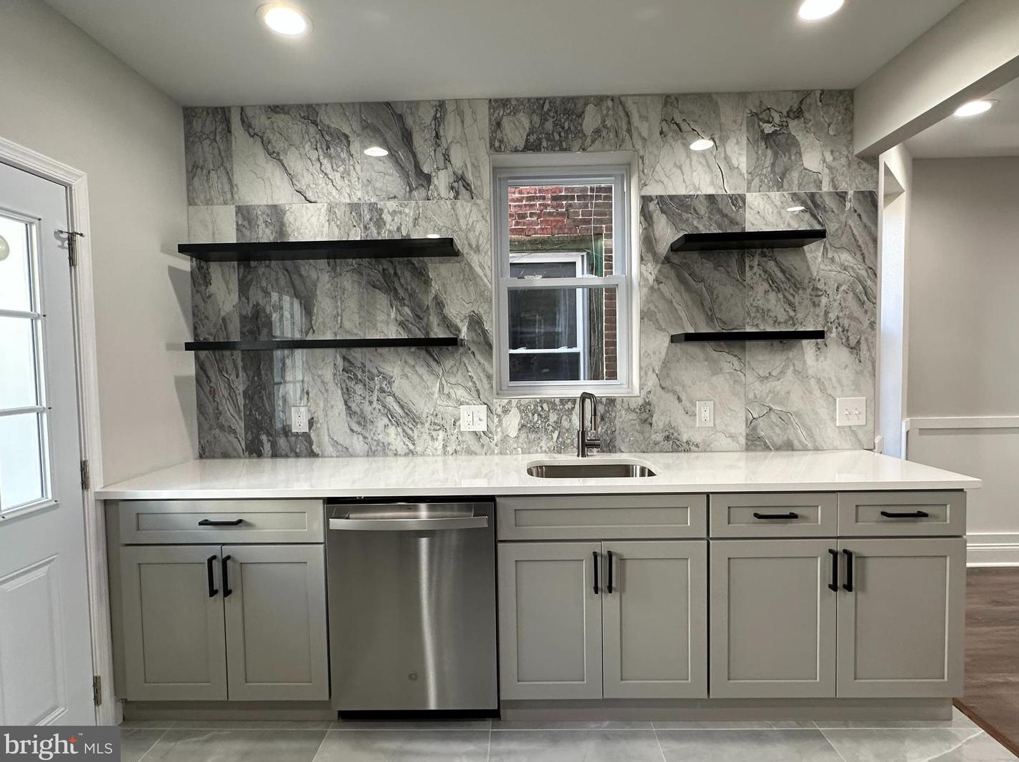 5833 Montrose St, Philadelphia, PA 19143-3019