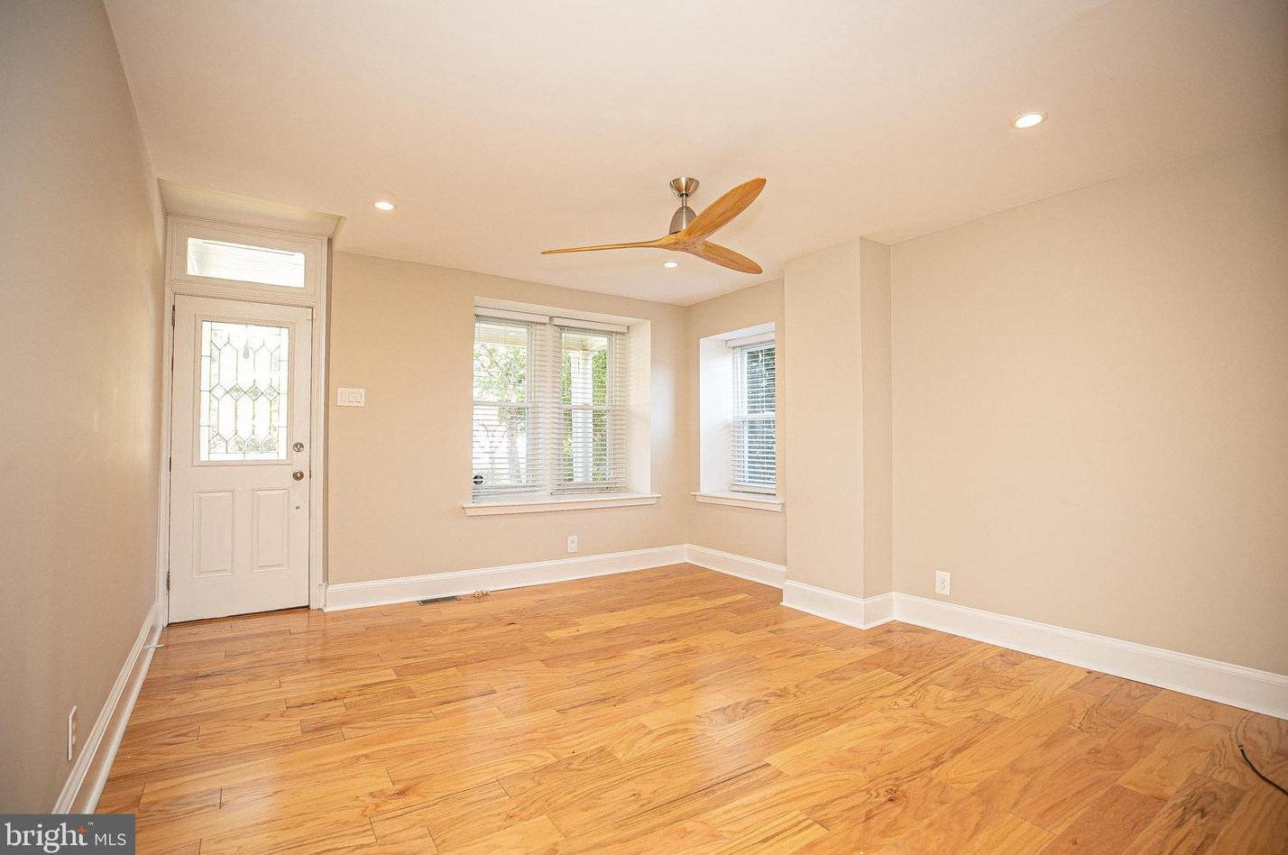 471 Green Ln, Philadelphia, PA 19128