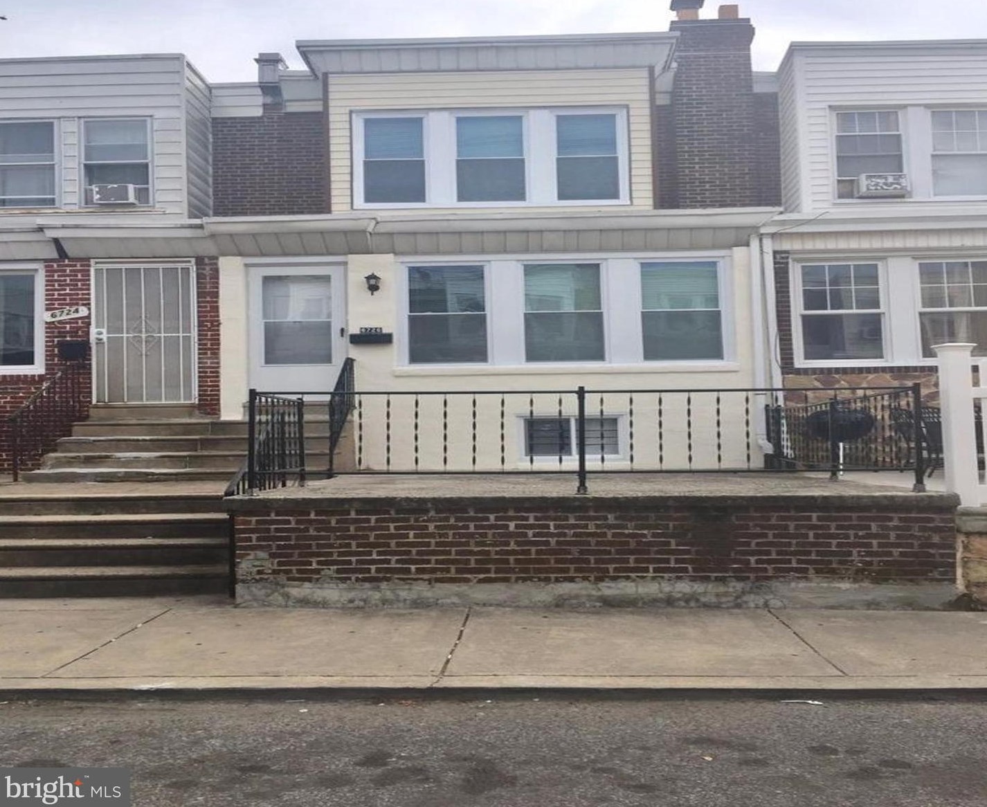 6726 Dorel St, Philadelphia, PA 19142-2607