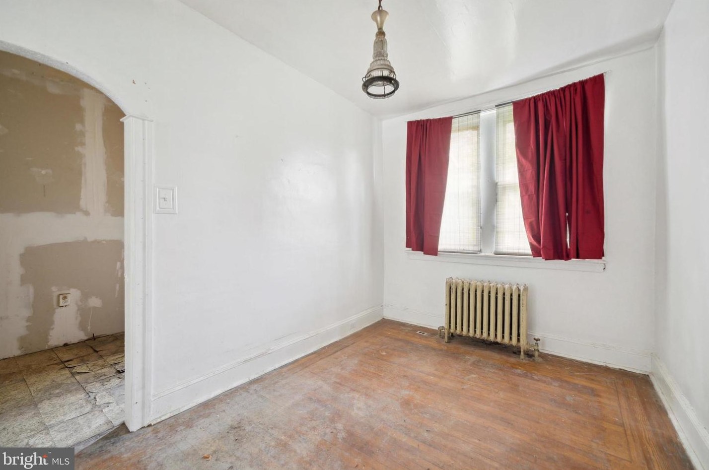 2025 Conlyn St, Philadelphia PA  19138-2925 exterior