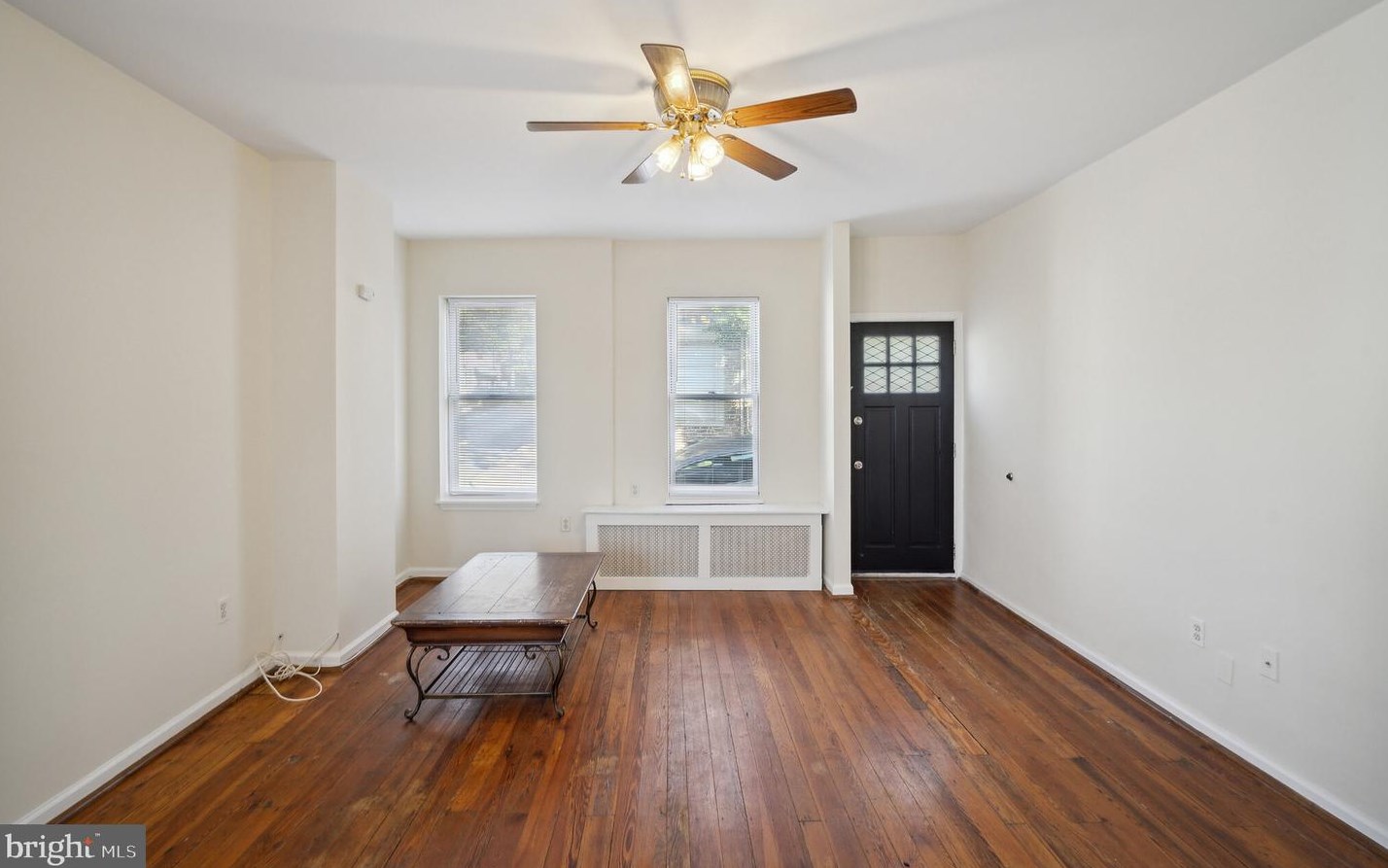 100 Ripka St, Philadelphia PA  19127-1907 exterior
