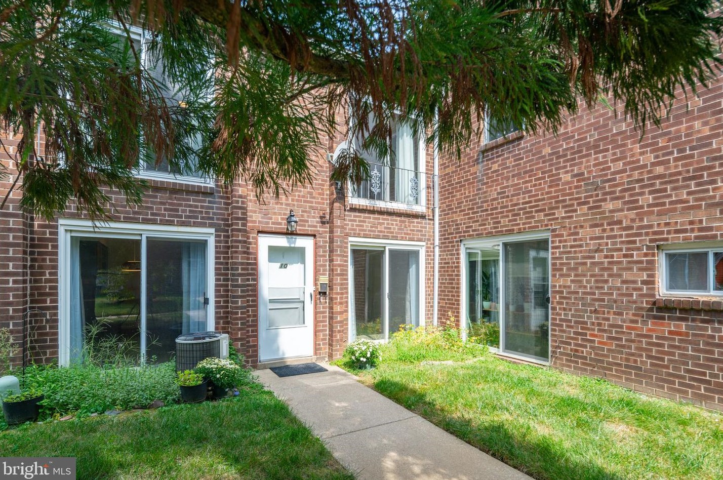 9001 Ridge Ave #10, Philadelphia, PA 19128