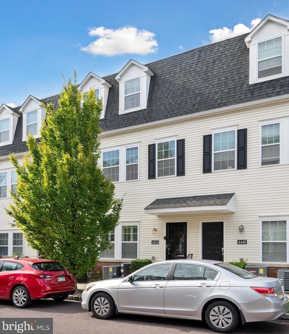 4434 Driftwood Dr, Philadelphia, PA
