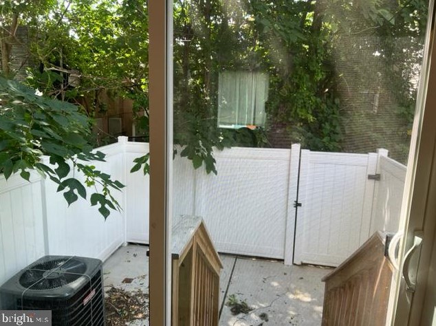 1332 Myrtlewood St, Philadelphia PA  19146-3605 exterior