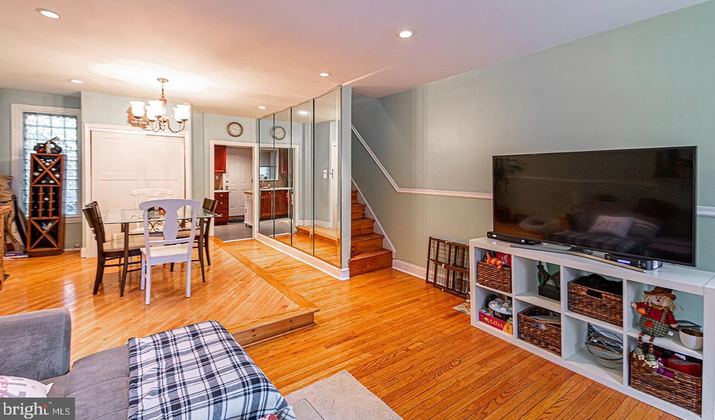 1804 Montrose St, Philadelphia, PA 19146