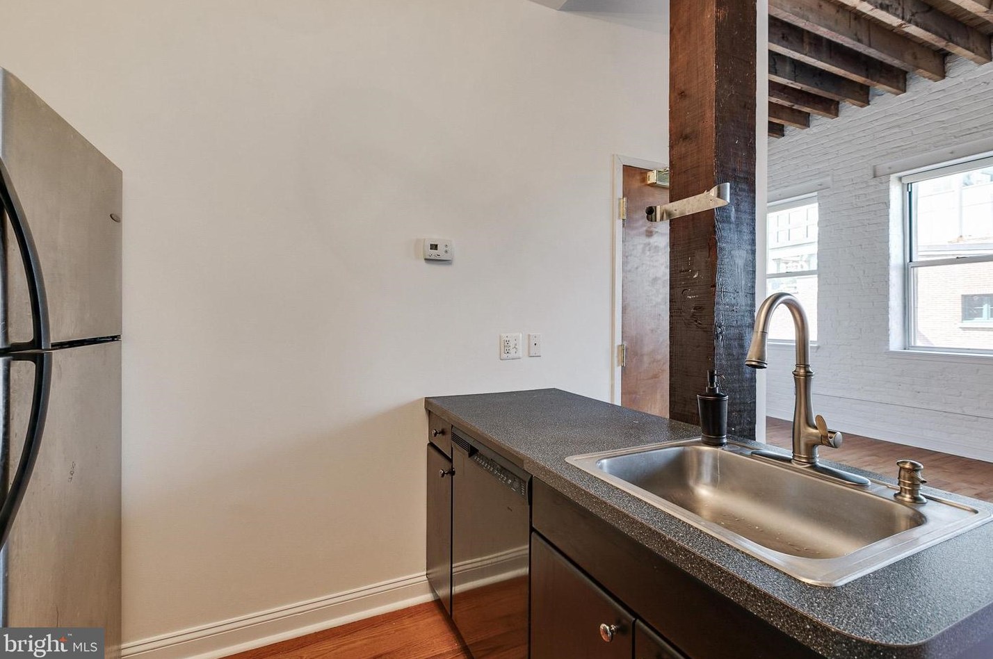 124 Quarry St, Philadelphia PA  19106-2007 exterior