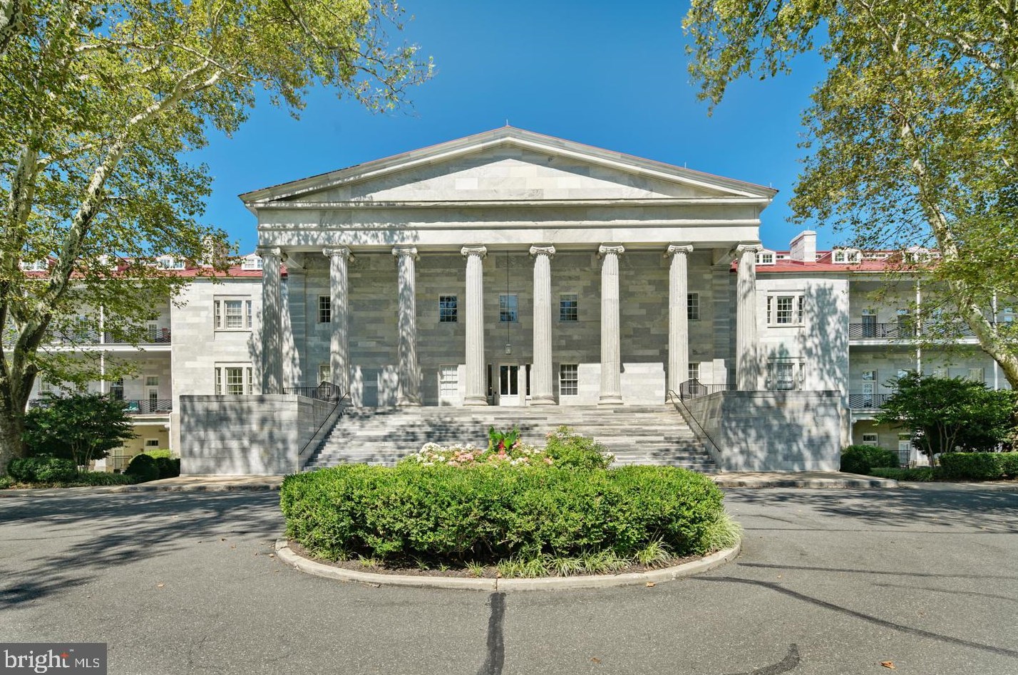 700 Commodore Ct, Philadelphia PA  19146-5254 exterior